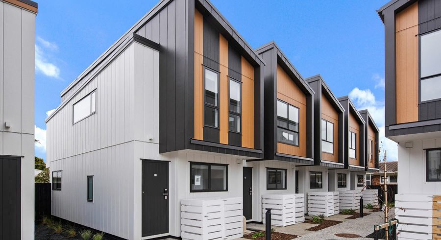  at 35 Red Arches Road, Henderson, Waitakere City, Auckland