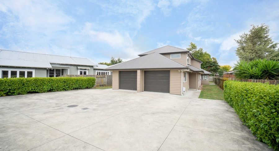  at 205b College Street, West End, Palmerston North, Manawatu / Whanganui