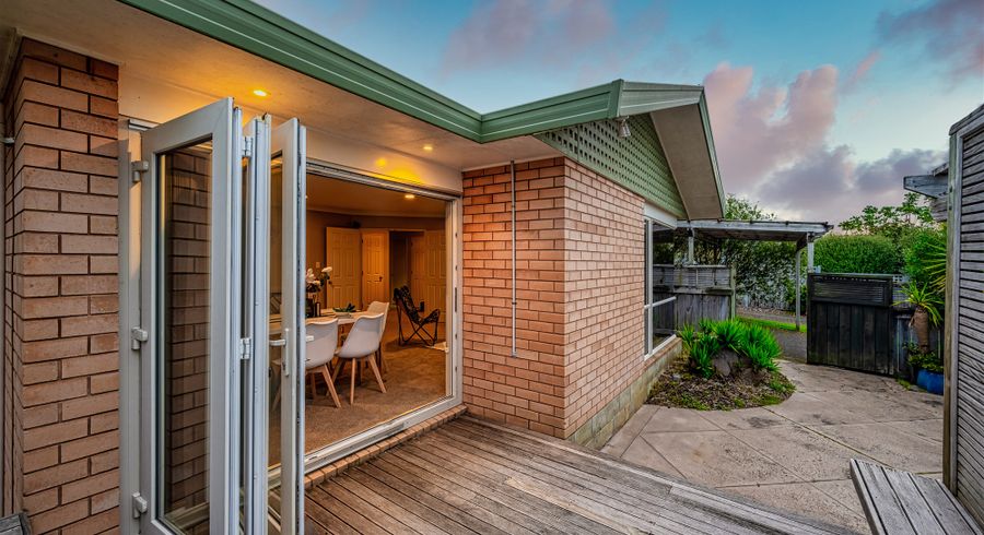  at 2/116 Meadowland Drive, Somerville, Auckland