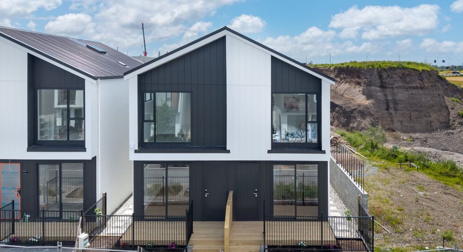  at 2/55 Tahetoka Street, Westgate, Waitakere City, Auckland