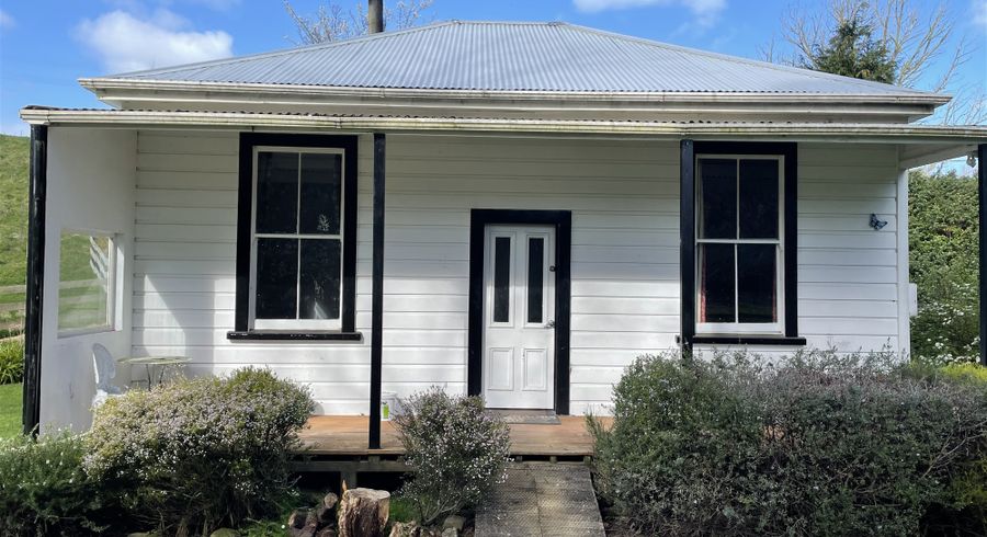  at 1760 Tarata Road, Inglewood