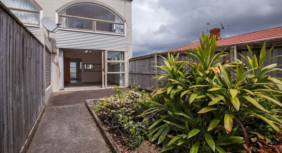  at 4/15 Lancing Road, Sandringham, Auckland