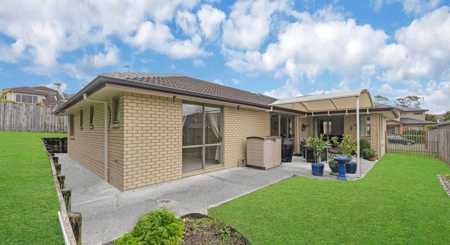  at 4 Fairford Avenue, Henderson, Waitakere City, Auckland