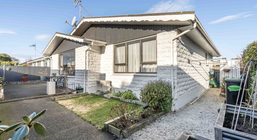  at 2/124 Margaret Street, Glengarry, Invercargill