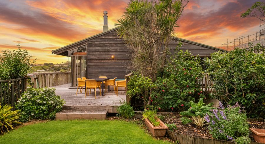  at 1/518 Beach Road, Murrays Bay, North Shore City, Auckland