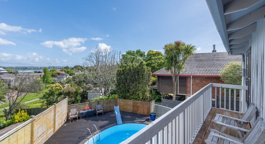  at 12A Estelle Place, Farm Cove, Manukau City, Auckland