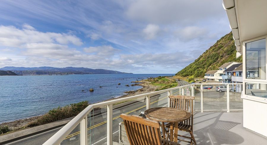  at 2/420 Queens Drive, Lyall Bay, Wellington, Wellington