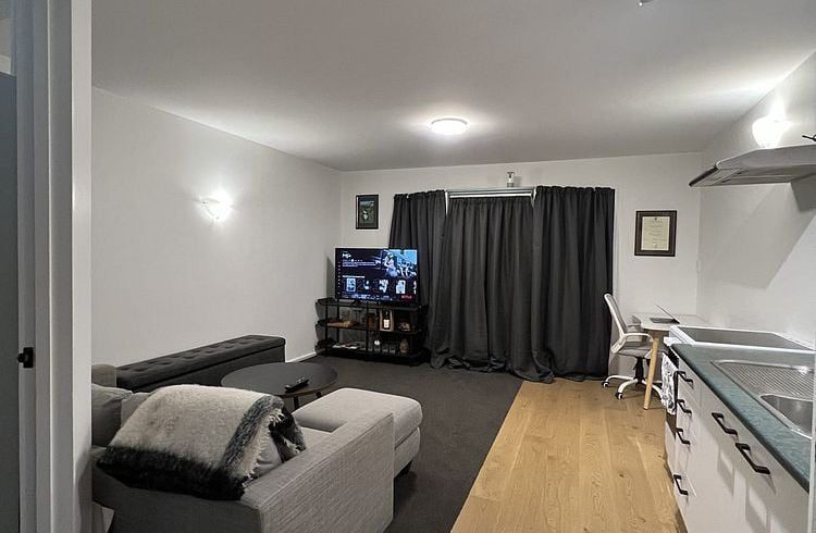  at 2/4 Wynyard Road, Mount Eden, Auckland