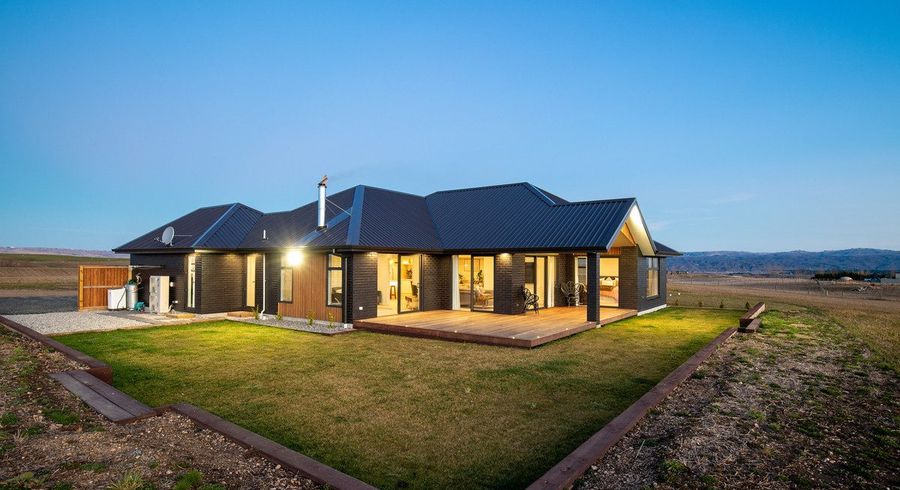  at 355 Golden Road, Springvale, Alexandra