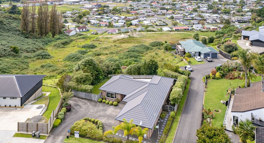  at 64 Parkdale Drive, Aramoho, Whanganui