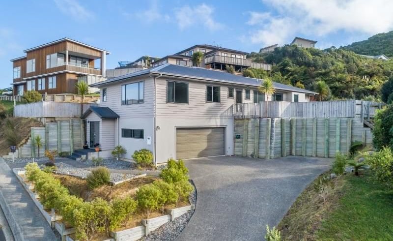 at 4 Winifred Way, Belmont, Lower Hutt