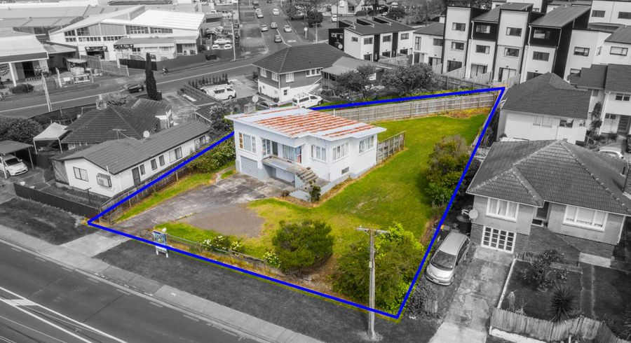  at 2 Binsted Road, New Lynn, Auckland