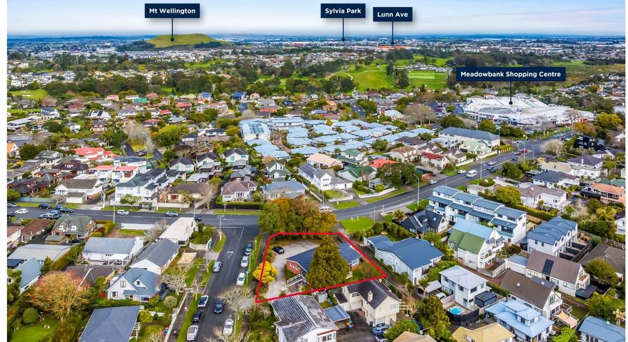  at 2 Blackett Crescent, Meadowbank, Auckland City, Auckland