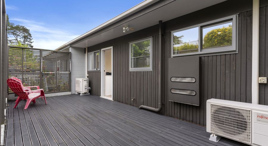  at 1/166 Beach Haven Road, Beach Haven, Auckland