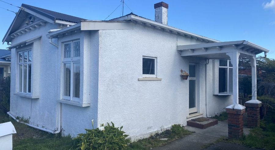  at 20 Royal  Crescent, Saint Kilda, Dunedin, Otago