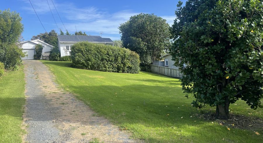  at 4 Bell Road, Beachlands, Manukau City, Auckland