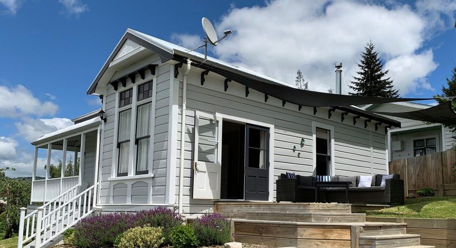  at 16 Kiwi Road, Taihape, Rangitikei, Manawatu / Whanganui