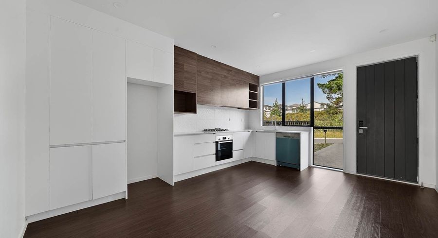  at 32 Karoro Road, Flat Bush, Manukau City, Auckland