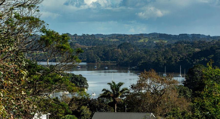  at 7 Austin Road, Greenhithe, Auckland