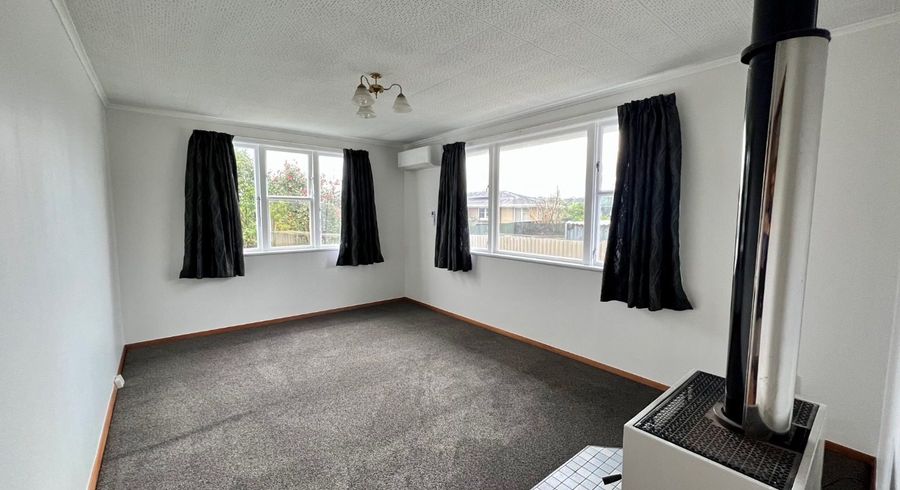  at 2/8 Moeraki Road, Maoribank, Upper Hutt, Wellington