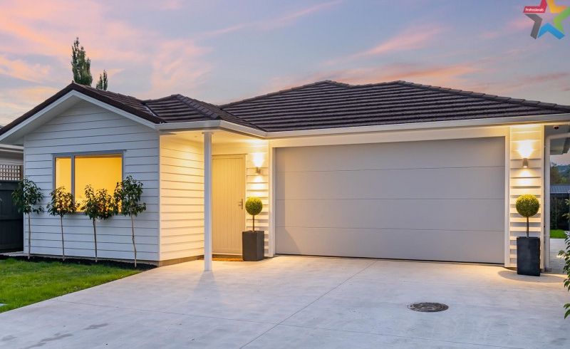  at 7 Ford Road, Manor Park, Lower Hutt