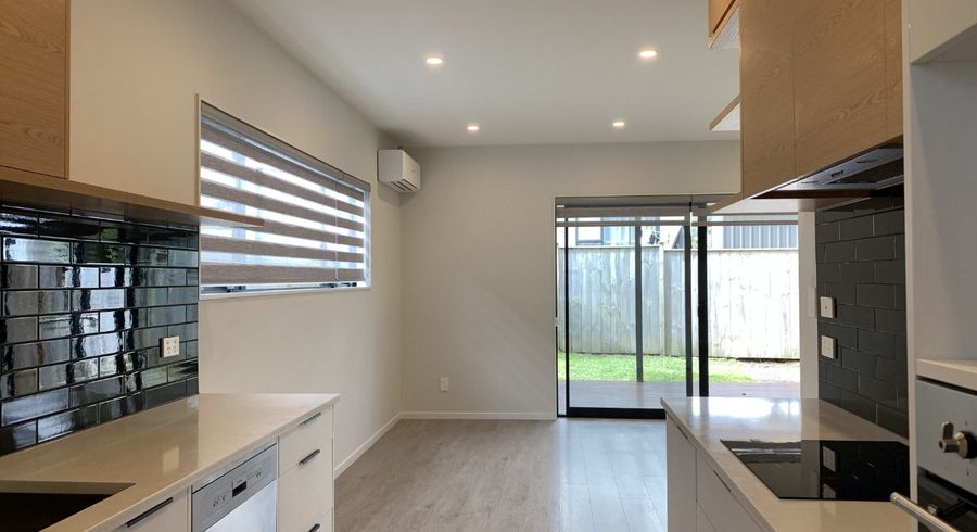  at 1/18 Kaimai Avenue, Massey, Waitakere City, Auckland
