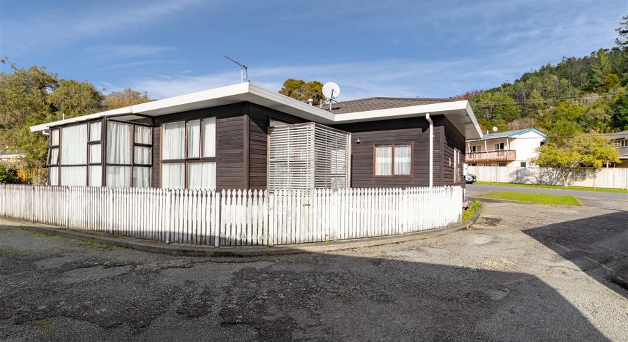  at 4/12 Raukawa Street, Stokes Valley, Lower Hutt