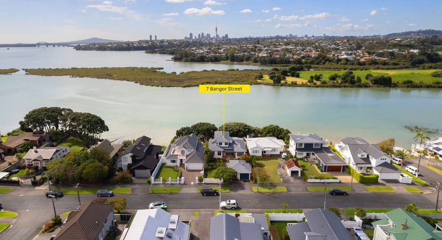  at 7 Bangor Street, Point Chevalier, Auckland