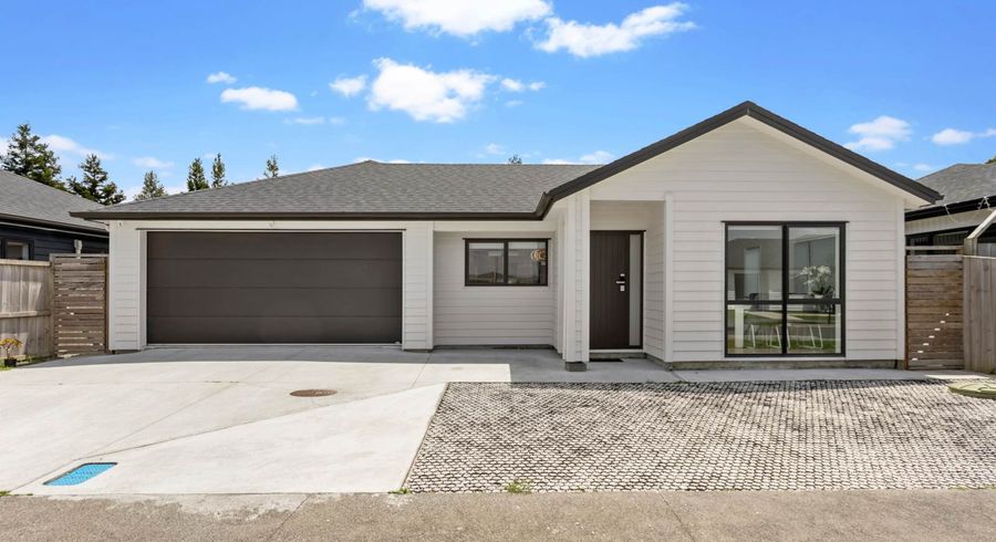  at 11 Hard Beech Street, Takanini, Auckland