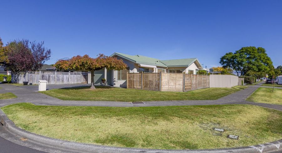  at 2 Bucksburn Place, Greenmeadows, Napier