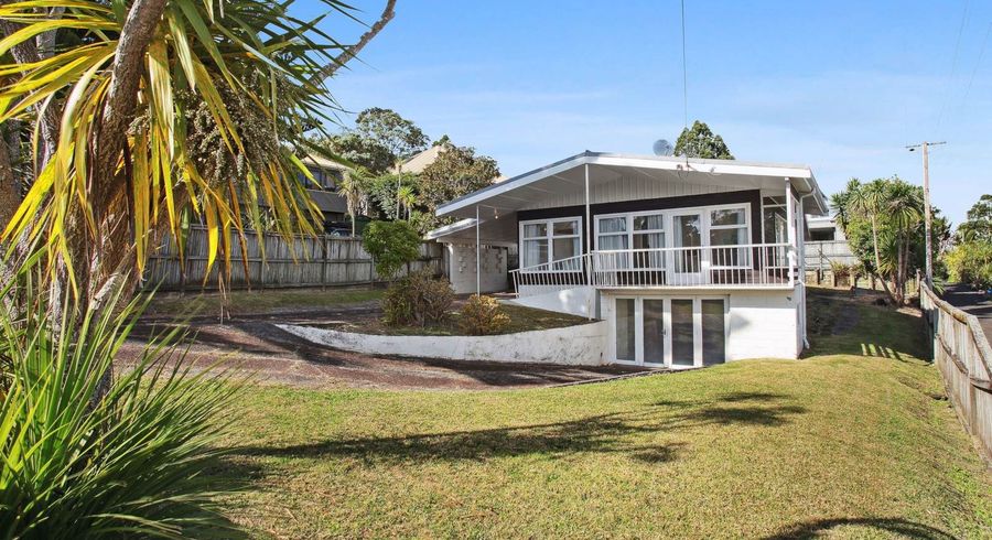  at 1/88 Island Bay Road, Beach Haven, North Shore City, Auckland