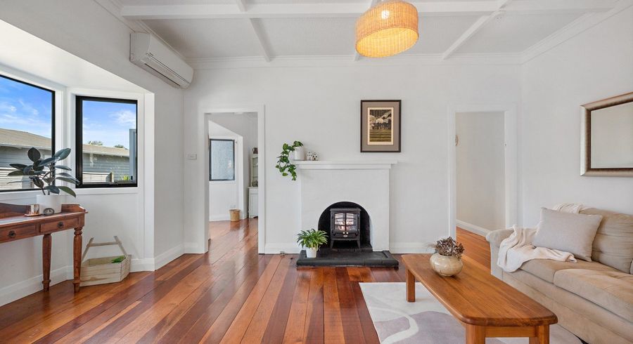  at 2/33A Glen Road, Stanley Point, Auckland