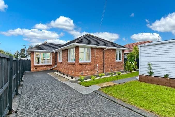  at 1/38 Edwards Avenue, Henderson, Waitakere City, Auckland