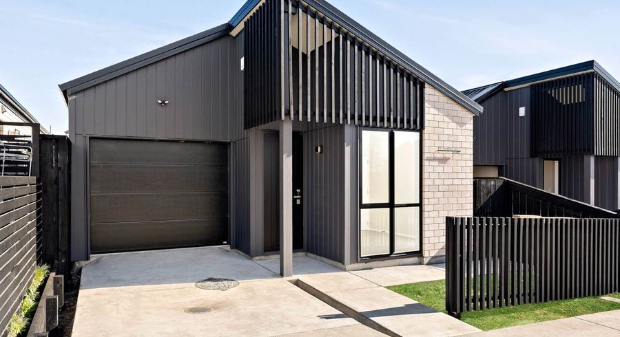  at 33 Paretao Street, Massey, Waitakere City, Auckland