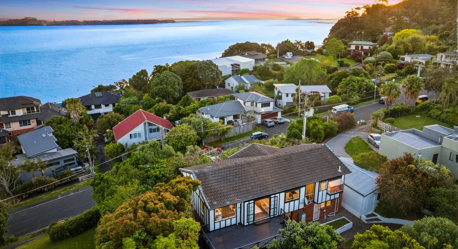  at 30 Hoskins Avenue, Hillsborough, Auckland City, Auckland