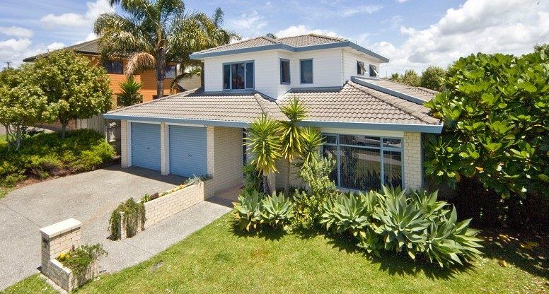  at 82 Buscomb Ave, Henderson, Waitakere City, Auckland
