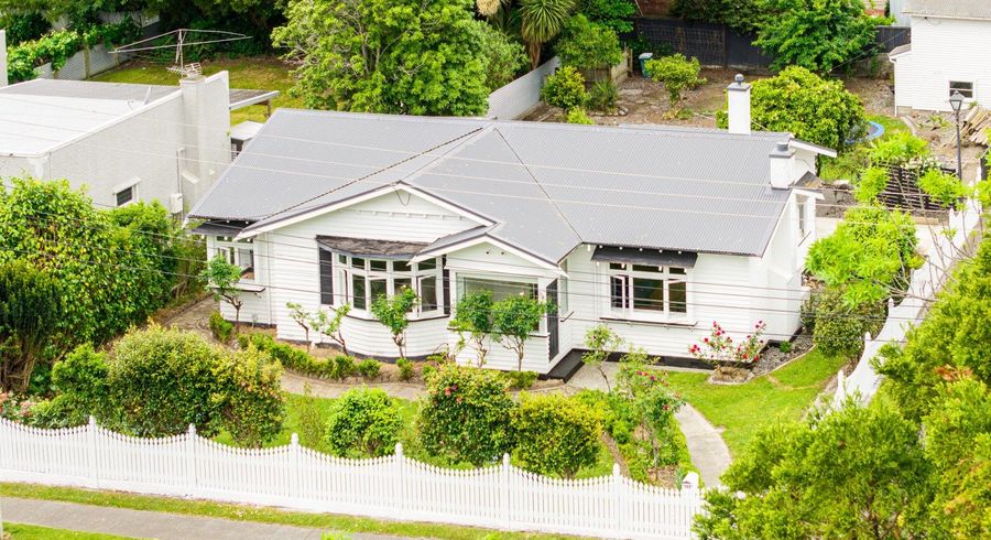  at 124 Anzac Parade, Whanganui East, Whanganui, Manawatu / Whanganui