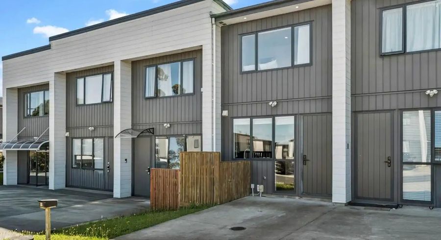  at 10 Stroom Street, Flat Bush, Manukau City, Auckland