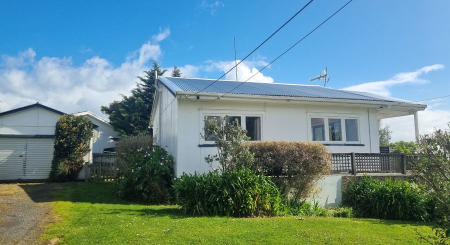  at 4 Bell Road, Beachlands, Manukau City, Auckland