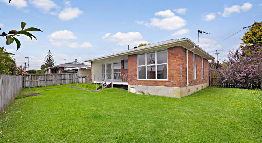  at 1/1 Northall Road, New Lynn, Auckland