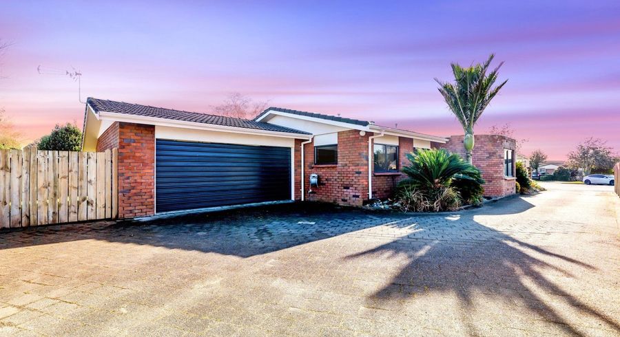  at 8 Argyle Place, Highlands Park, New Plymouth