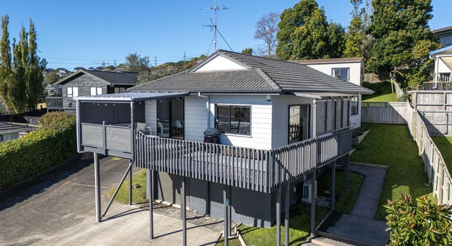  at 8 Sevilla Place, Unsworth Heights, North Shore City, Auckland