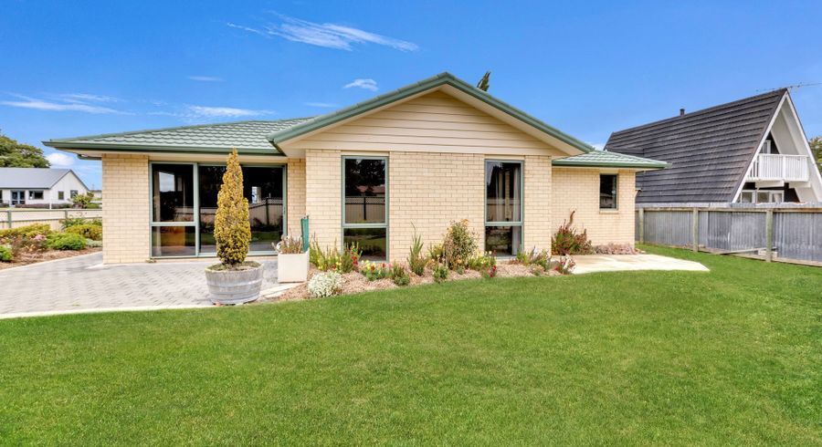  at 16 Maria Street, Lumsden, Lumsden