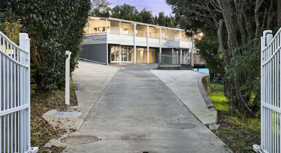  at 10 Lilburn Crescent, Massey, Waitakere City, Auckland