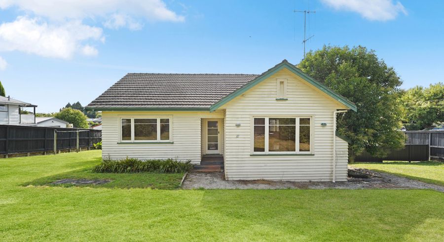  at 32 Forest Lake Road, Forest Lake, Hamilton, Waikato