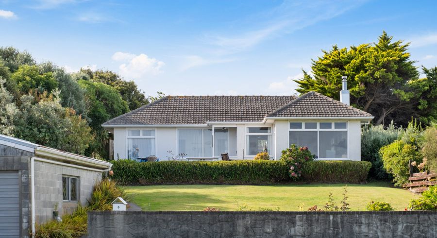  at 6 Moana Road, Okitu, Gisborne