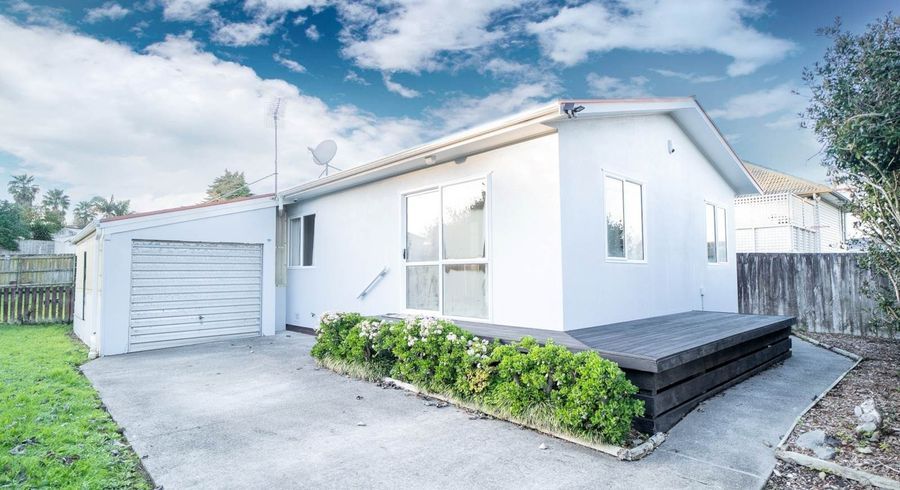  at 2/76 Mcannalley Street, Manurewa East, Manukau City, Auckland