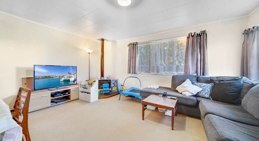  at 2/12 Evelyn Street, Papatoetoe, Manukau City, Auckland