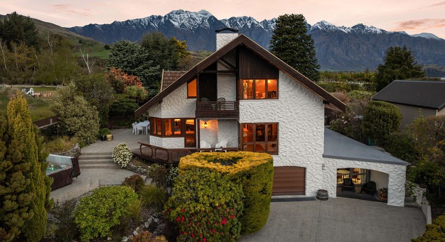  at 9 Cypress Court, Kelvin Heights, Queenstown-Lakes, Otago
