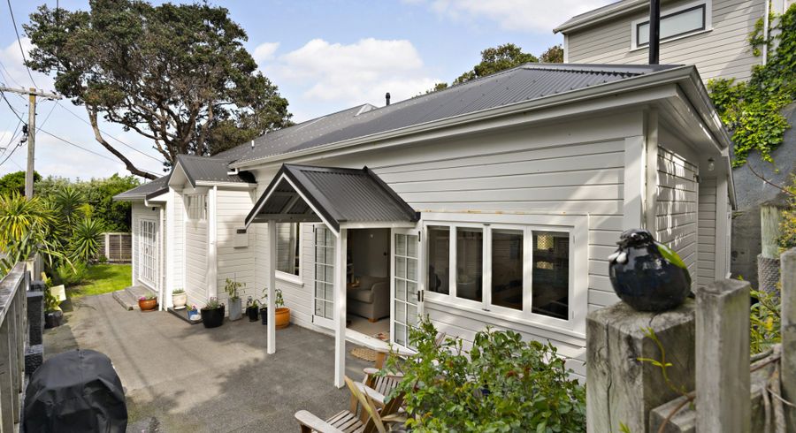  at 3 Tyne Street, Island Bay, Wellington
